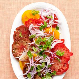 Heirloom tomato and basil platter | Recipes | WW USA_image