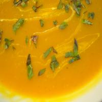Pumpkin Soup With Curry and Basil_image