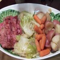 CROCK POT CORNED BEEF AND CABBAGE_image