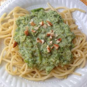 Vegetarian Whole Wheat Pasta with Broccoli and Gorgonzola_image