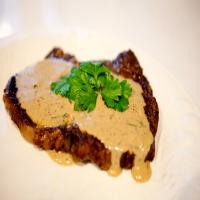 Aussie Pepper Steak / Steak With Creamy Pepper Sauce image