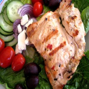 Greek Salad With Oregano Marinated Chicken_image