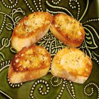 French Garlic and Herb Bread (Quick and Easy)_image