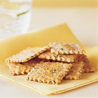 Flaxseed and Onion Crackers_image