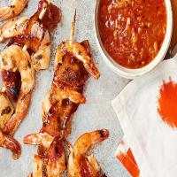 Bacon-Wrapped Shrimp Kabobs with Orange-Chipotle Sauce_image