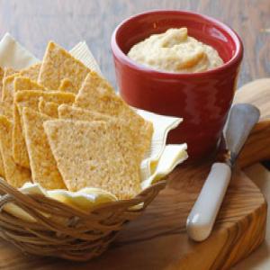 Hummus & Cracker Snacker image