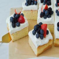 Berry Chantilly Sheet Cake_image