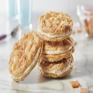 Cinnamon Toast Crunch™ Sandwich Cookies image