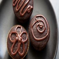 Super Easy, Super Moist Chocolate Cupcakes_image