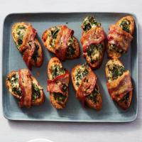 Bacon-Wrapped Spinach Dip Crostini_image