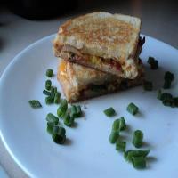 Loaded Fried Potato grilled cheese sandwich_image