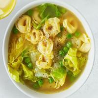Green minestrone with tortellini image