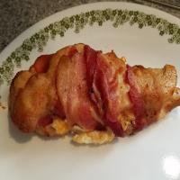 Keto-Friendly Grilled Stuffed Chicken_image