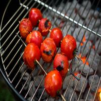 Grilled Cherry Tomatoes With Curry and Golden Raisins_image