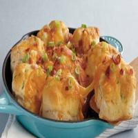 Cheesy Bacon Pull-Apart Biscuits_image