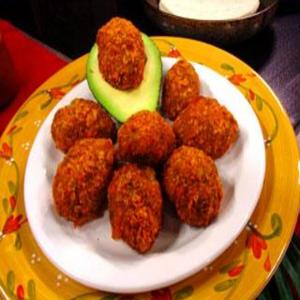 Taco Beef Nuggets With Dipping Sauce_image