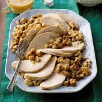 Slow-Cooked Turkey with Herbed Stuffing_image