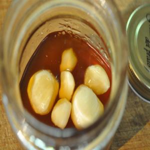 Garlic in Honey image