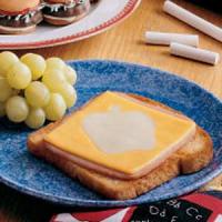 Cheese Cutout Sandwiches_image