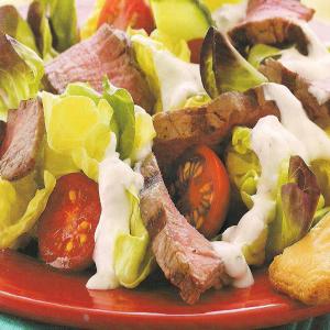 W.W.Steak Salad with Creamy Horseradish Dressing_image