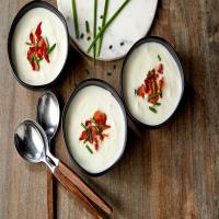 Creamy Roasted Garlic Cauliflower Soup_image