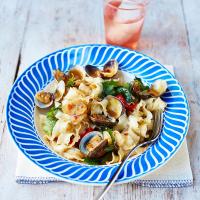 Fried clams with Thai rice noodles_image