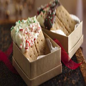 Candy-Topped Graham Cracker Cookie Squares_image