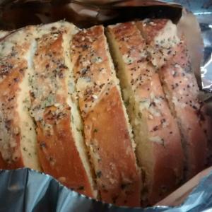 Easy Cheesy Garlic Bread_image