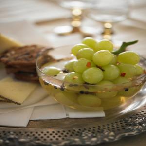 Pickled Grapes with Cheese_image