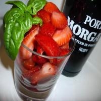 Strawberries in Port (Morangos Em Porto)_image