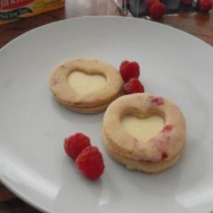Raspberry biscuit creams_image