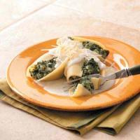 Spinach Stuffed Shells with White Sauce image