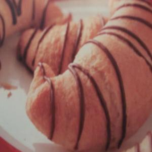 CHOCOLATE-FILLED CRESCENTS_image