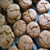 Spicy Molasses Crinkle Cookies_image