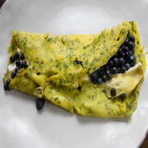 Egg Crepes with Herbs, Soft Cheese and Blueberries_image