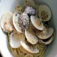 Clams in White Wine Sauce image