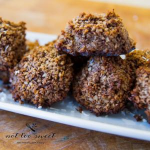 Low Carb Chocolate Coconut Macaroons Recipe - (4.5/5)_image