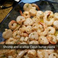 Buttered Cajun Shrimp and Scallop Bake_image