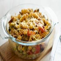 Cheesy Chicken and Pepper Pasta Bake_image