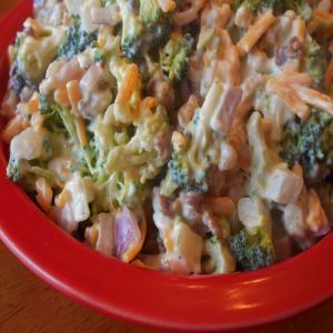 Aunt Bobbie's Broccoli Salad image