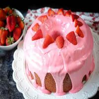 Strawberry Pound Cake With Cream Cheese Drizzle_image