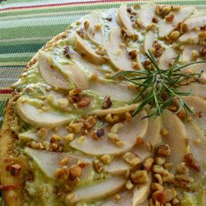 Blue Cheese, Walnut, and Pear Pizza_image