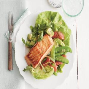 Salmon salad with grapefruit and snow peas recipe - Chatelaine.com_image