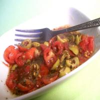 Smashed Tomato and Olive Salad_image