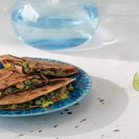 Whole-Wheat Flatbreads Stuffed with Cauliflower, Peas, and Spinach_image