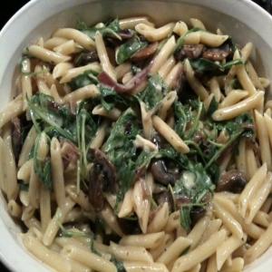 Pasta With Brie, Mushrooms, and Arugula image