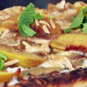 Grilled Peach and Cajeta Pizza with Toasted Almonds_image