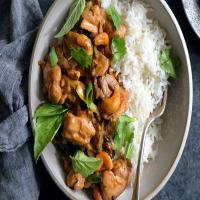 Sesame Chicken With Cashews and Dates_image