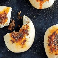 Smoky onion and poppy seed bialys_image