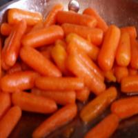 Glazed Baby Carrots With Thyme image